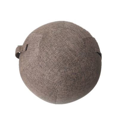 Mejora tu estado físico en la oficina con una bola de yoga de 55 cm.
