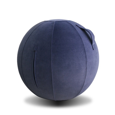 Mejora tu estado físico en la oficina con una bola de yoga de 55 cm.