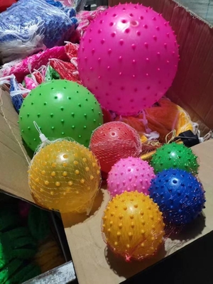 Las bolas de masaje de PVC espinosas / de goma con alivio efectivo con el rango de edad de 14 años o más