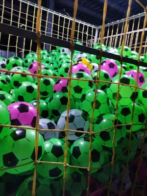 Impresión en relieve Fútbol inflable de 8 pulgadas para niños Deportes Balón de playa Juguetes de piscina PVC