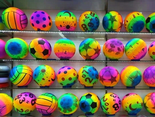 Juego y diversión para adultos Bouncing 9 pulgadas de PVC de la pelota de playa con novedad de diseño de arco iris