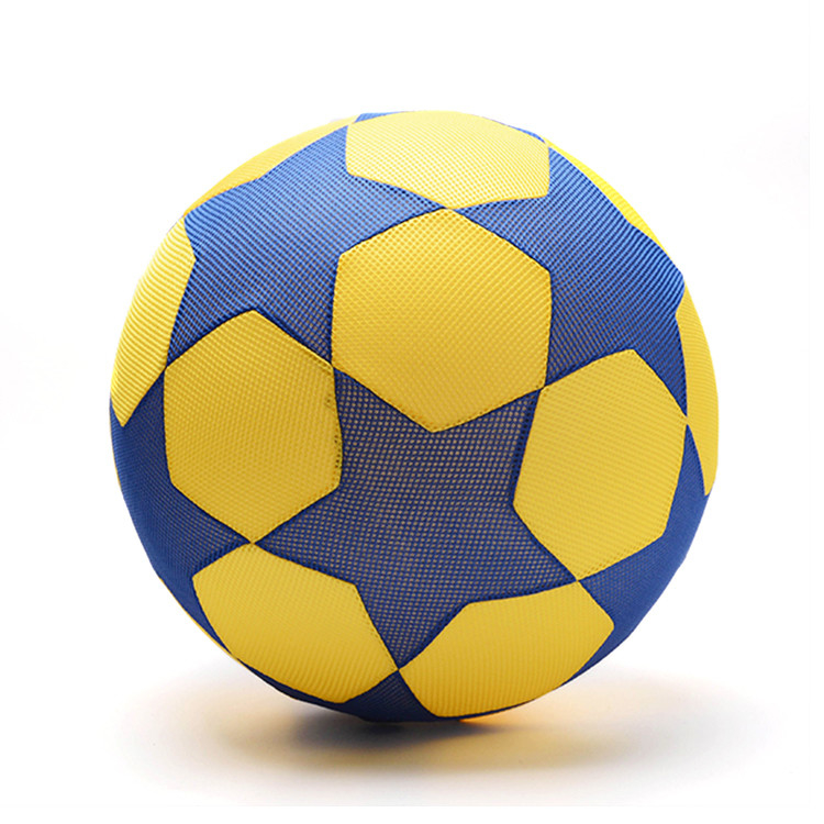 14 años de edad hasta la bola de juguete de tela de malla inflable máquina de bolas cosida variedad de bolas de tela